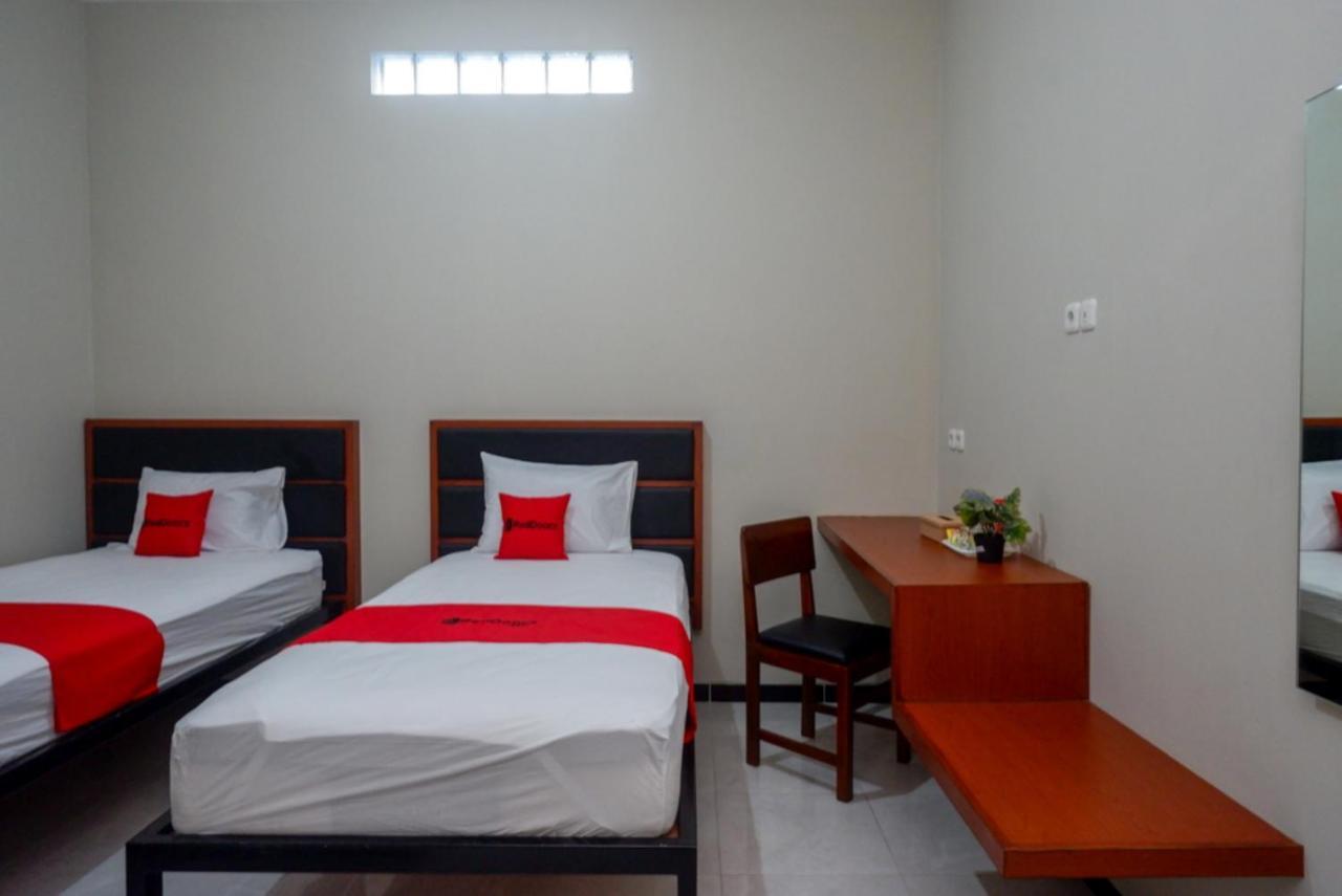 Reddoorz Near Kampus Ump Purwokerto 2 Hotel Sumbang Exterior photo